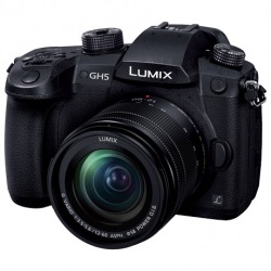 デジタル一眼カメラ LUMIX GH5 レンズキット (ブラック) 写真1