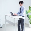 サンワサプライ スタンディングデスク(W1000) 立作業用デスクとして最適な高さ1000mm EHD-ST10050W【大型商品の為時間指定不可】 写真10