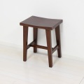 ウッドスツール マホガニー ( ブラウン) 玄関 ダイニング サイドテーブル 小物 植物 ディスプレイ 軽い 腰掛け 座面カーブ 天然木 無垢 完成品 写真2