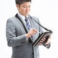 iPad 10.2インチ スタンド機能付きショルダーベルトケース 写真2
