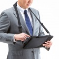 ショルダーベルト付き10.1型タブレットPCケース (背面カメラ対応) 写真2