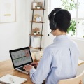 無線ヘッドセット/2.4GHzワイヤレス/オーバーヘッド型/マイクアーム付き/USB-Aアダプタ付/両耳/ブラック 写真3