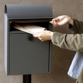 スタンドポスト 新聞受け付き 郵便ポスト ダイヤル錠  工事不要 大容量 スチール製 錆びにくい 簡単設置 おしゃれ シンプル 【Gilda(ジルダ)】(グレー) 写真3
