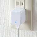 キューブ型USB充電器(2.4A・ホワイト) 写真3