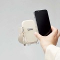 キッチンの壁にくっつく吸盤スマホホルダー 写真4