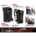 ドッペルギャンガー バックパックにもシートバッグにも変化する多用途防水バッグ ターポリンデイパック ブラック DBT420-BK | バイク 防水  | 防水バッグ 写真4
