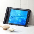 タブレット防水防塵ケース(スタンド付き・ショルダーベルト付き・12.9インチ) 写真4