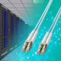 補強メガネ型光ファイバケーブル(マルチOM3、LC×2-LC×2、2m) 写真4
