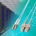 補強メガネ型光ファイバケーブル(マルチOM3、LC×2-SC×2、2m) 写真4