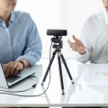 ワイドレンズカメラ 会議用 超広角150度 広範囲 多人数会議 教室 マイク付き テレワーク 在宅ワーク リモートワーク 在宅勤務 HD画質 三脚穴付き 据え置き可 写真4
