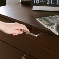 チェスト タンス 衣類収納 ワイドタイプ 一人暮らしの部屋や狭いスペースにぴったりサイズ ダークブラウン木目柄 写真5