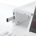 USB Type-C接続ハブ付き机上ラック 写真6