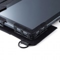 ショルダーベルト付き10.1型タブレットPCケース (背面カメラ対応) 写真6