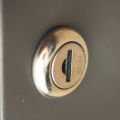 壁掛けポスト 鍵付き コンパクト スリム シンプル 錆びにくい アンカー ネジ付き 【Piera(ピエラ)】(ダークグレー/ブラウン木目) 写真7