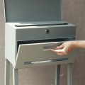 スタンドポスト 郵便ポスト 郵便受け 小物置き 置き配 窓付き 鍵付き アジャスター付き 錆びにくい 置き型 工事不要 【Orla(オーラ)】(ブルーグレー) 写真7