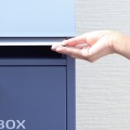 スタンドポスト 郵便ポスト 郵便受け 大容量 置き型 鍵付き 大きい 簡単設置 工事不要 置くだけ シリンダー錠 錆びにくい【Olga(オルガ)】(ラベンダーブルー) 写真8