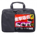 衝撃吸収PCケース(13.3型ワイド) 写真9